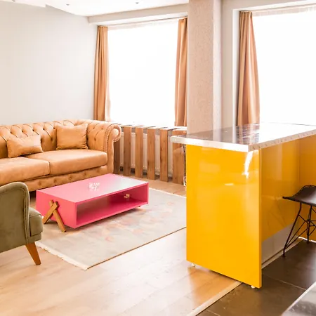 Corner Park 4*