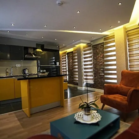 Corner Park 4*