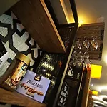 Corner Park 4*
