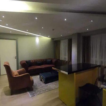Corner Park 4*