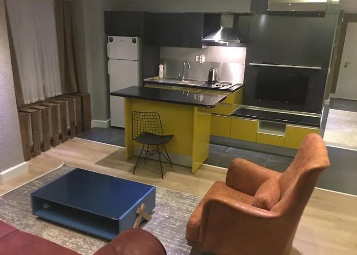 Corner Park 4*