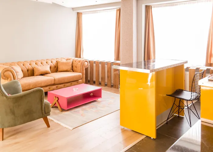 Corner Park 4*